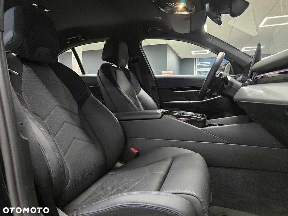 BMW Seria 5 520d xDrive - 12