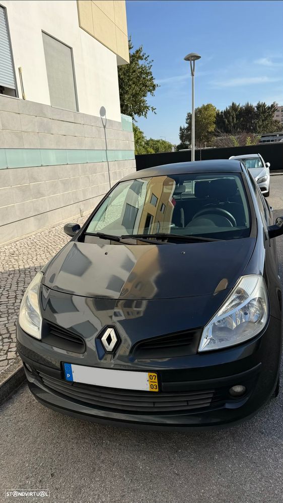 Renault Clio 1.2 16V 75 Expression - 4