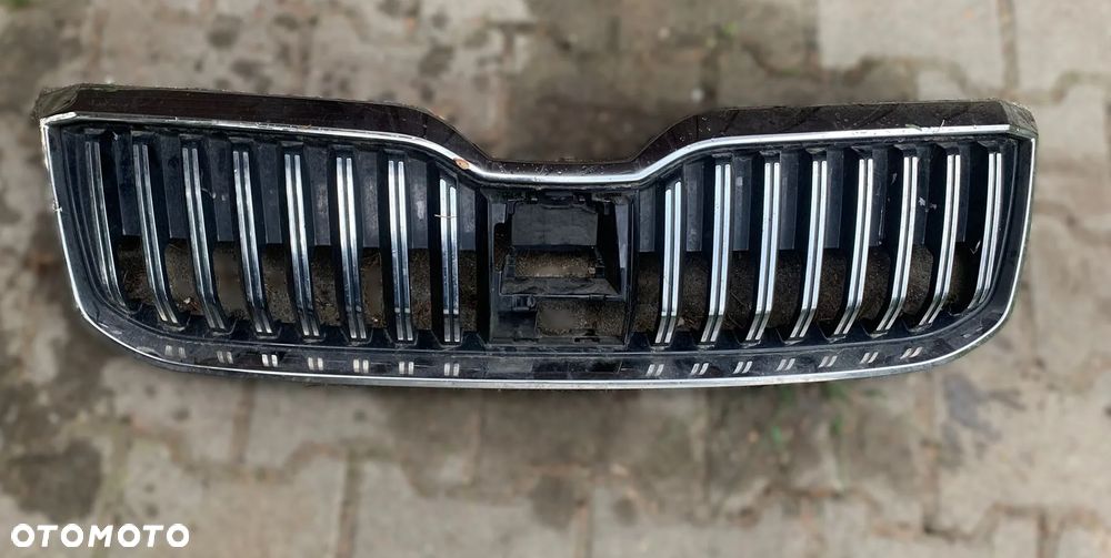 GRILL ATRAPA SKODA SUPERB III LIFT  3V0853653K G - 1