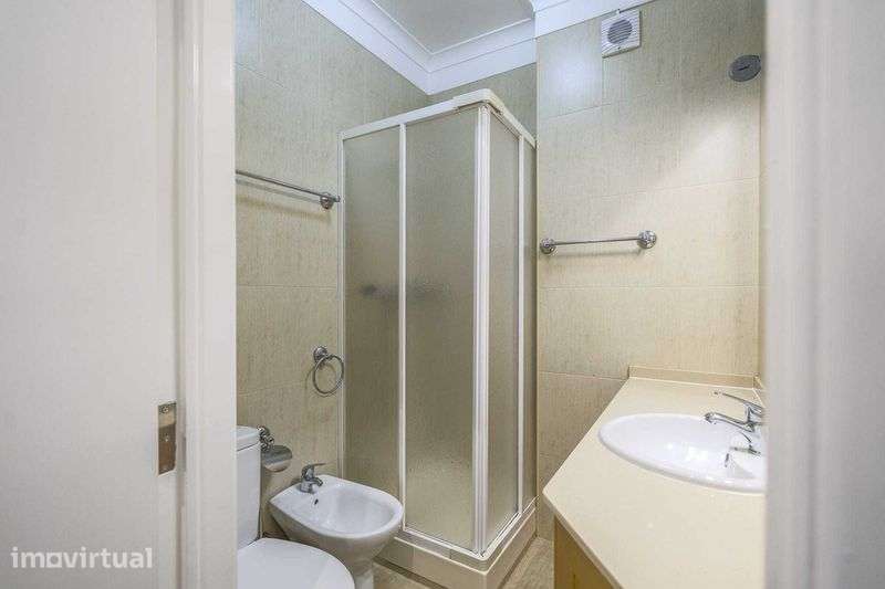 Alugar Apartamento T2 em Benfica - Grande imagem: 4/12