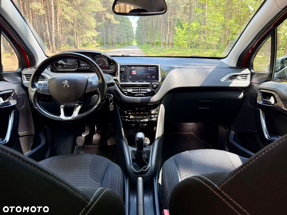 Peugeot 208 1.2 PureTech GPF Allure S&S - 11