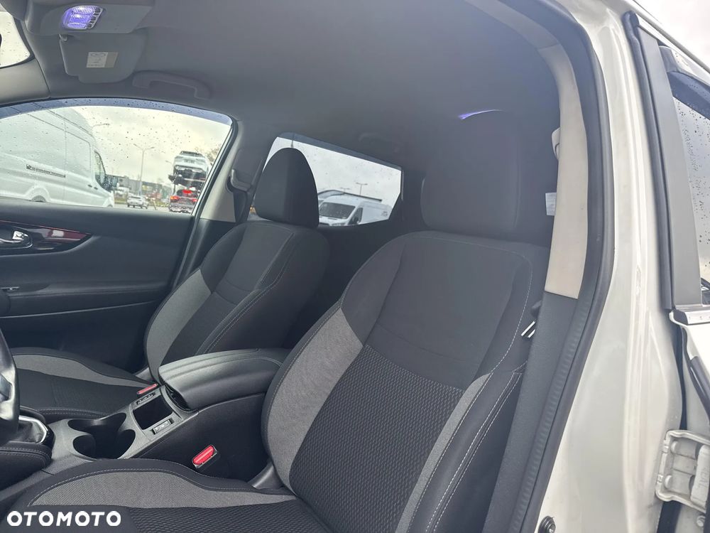 Nissan Qashqai 1.3 DIG-T N-Style EU6d - 24