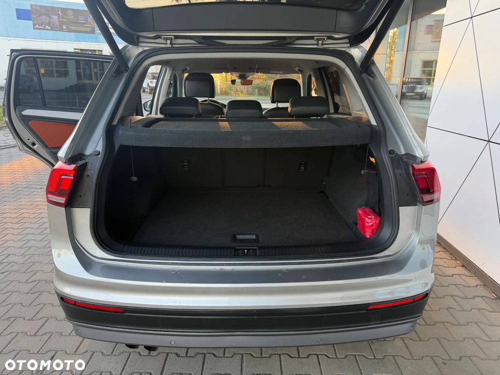 Volkswagen Tiguan 2.0 TDI SCR 4MOTION BlueMotion Technology DSG Lounge Sport & Style - 8