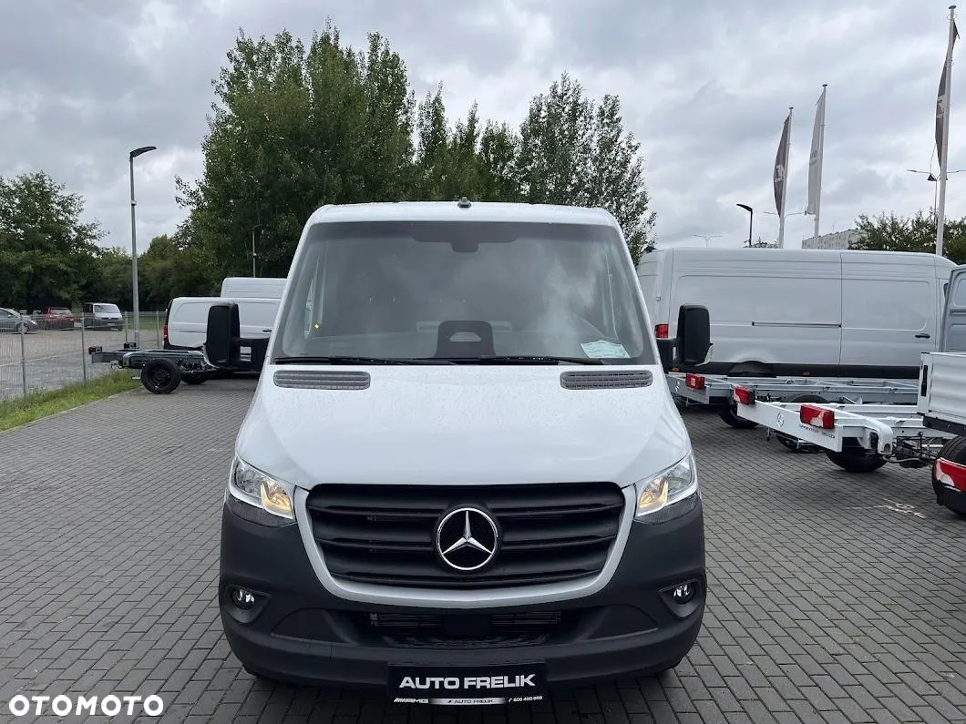 Mercedes-Benz Sprinter - 2