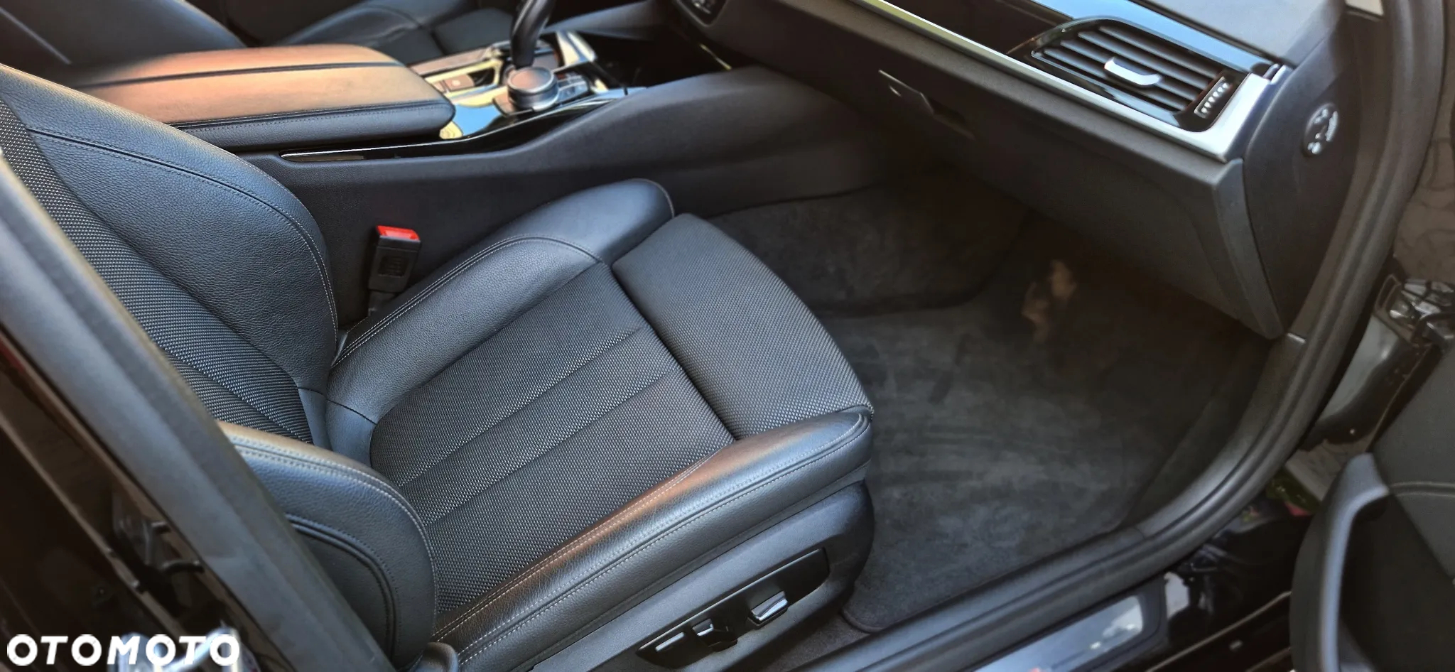 BMW Seria 5 520d Touring Sport Line - 27