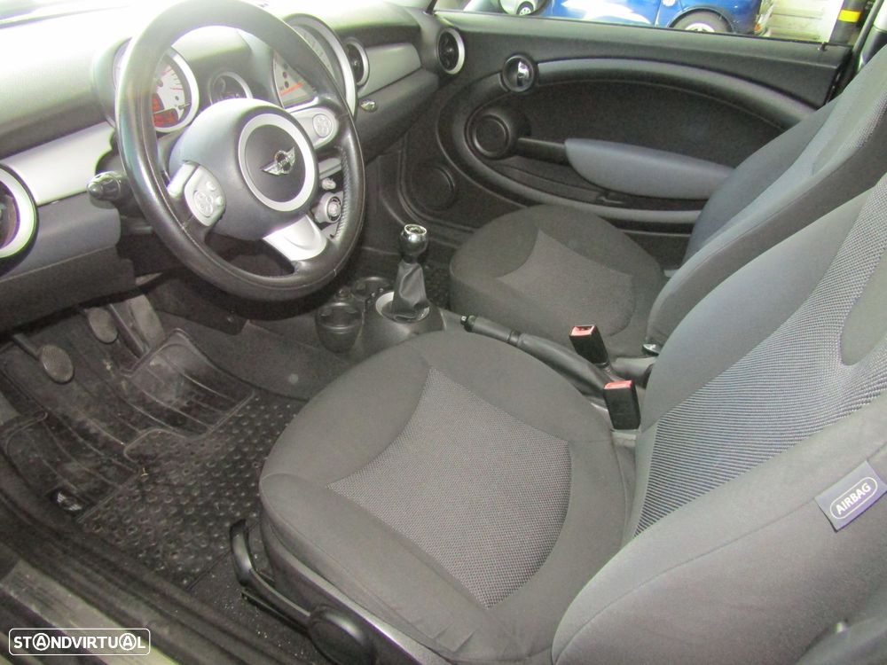 MINI 3 Portas Cooper D - 7
