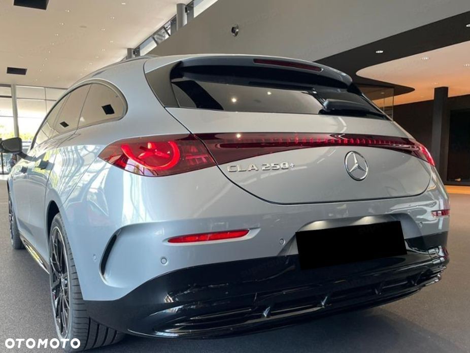 Mercedes-Benz CLA - 2
