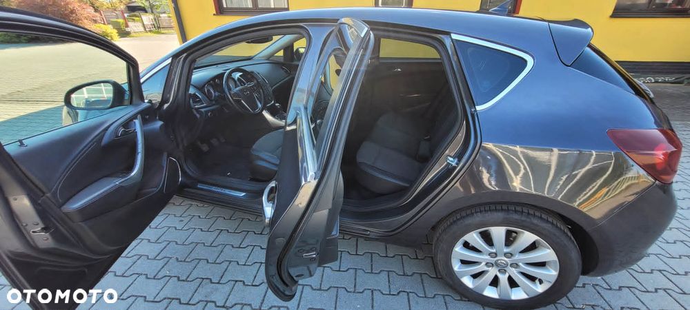 Opel Astra 2.0 CDTI Cosmo - 3