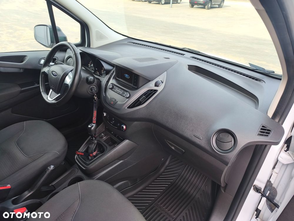 Ford Transit Courier - 34