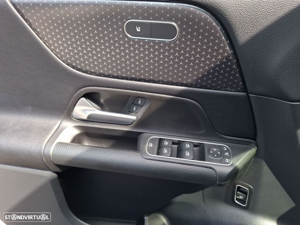 Mercedes-Benz GLB 180 d Progressive - 18