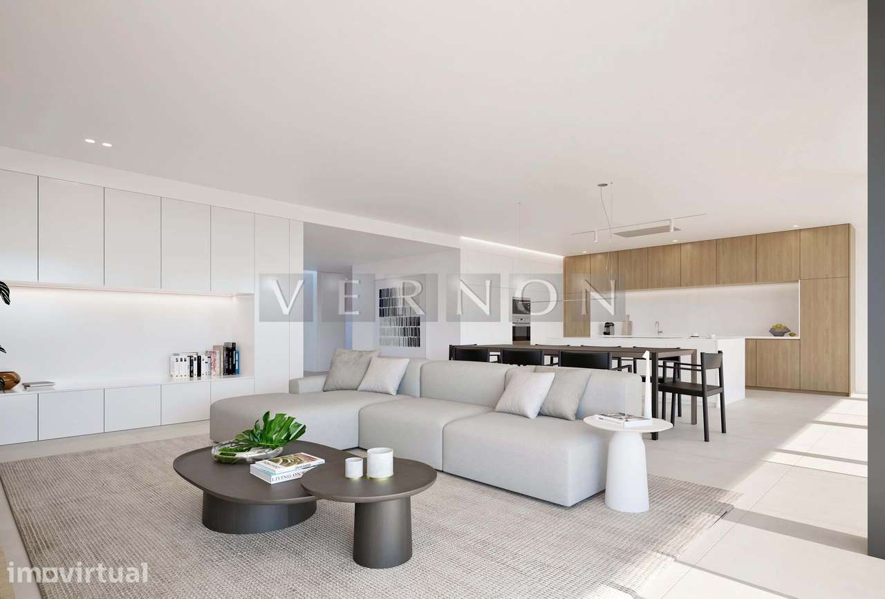Moradia T4 de luxo com piscina e garagem na primeira linha de mar em L - Grande imagem: 3/12