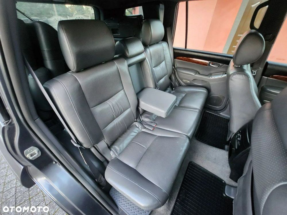 Toyota Land Cruiser - 8