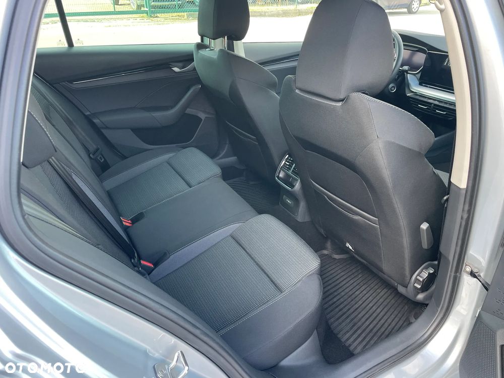 Skoda Octavia 1.5 TSI mHEV Selection DSG - 10