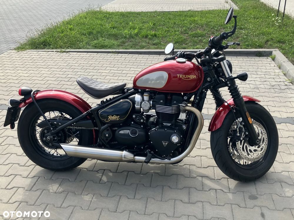Triumph Bonneville Bobber - 2