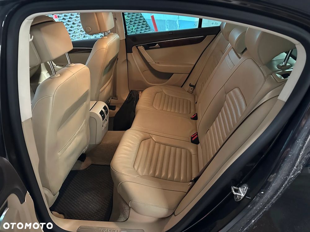 Volkswagen Passat 2.0 TSI Highline DSG - 21