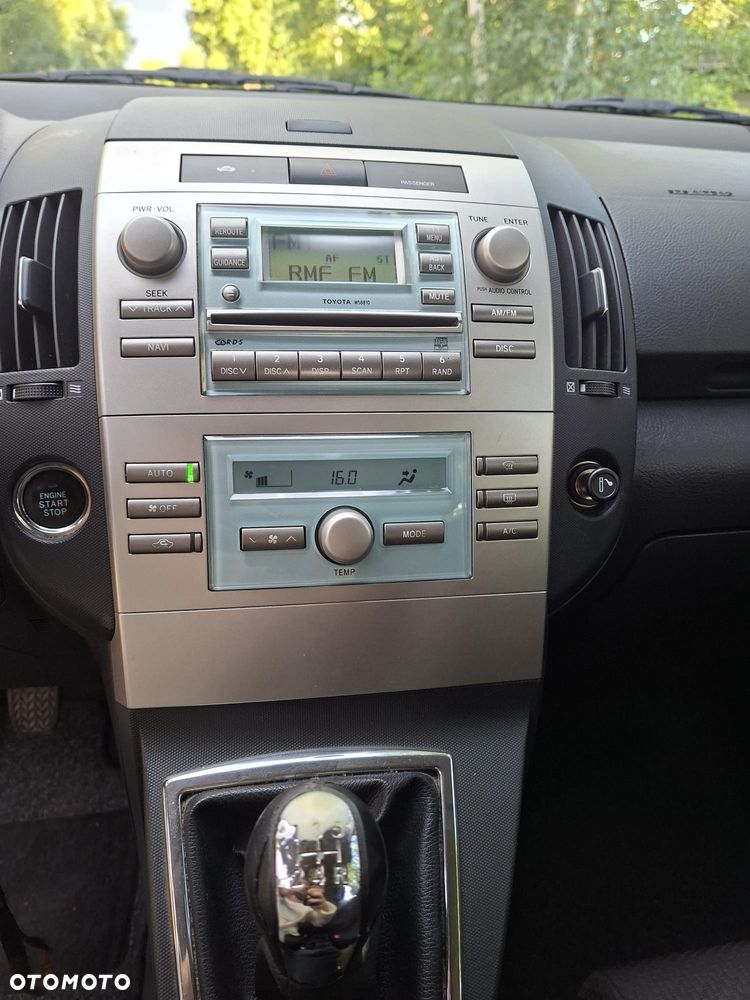 Toyota Corolla Verso 1.8 Prestige + 7os - 9