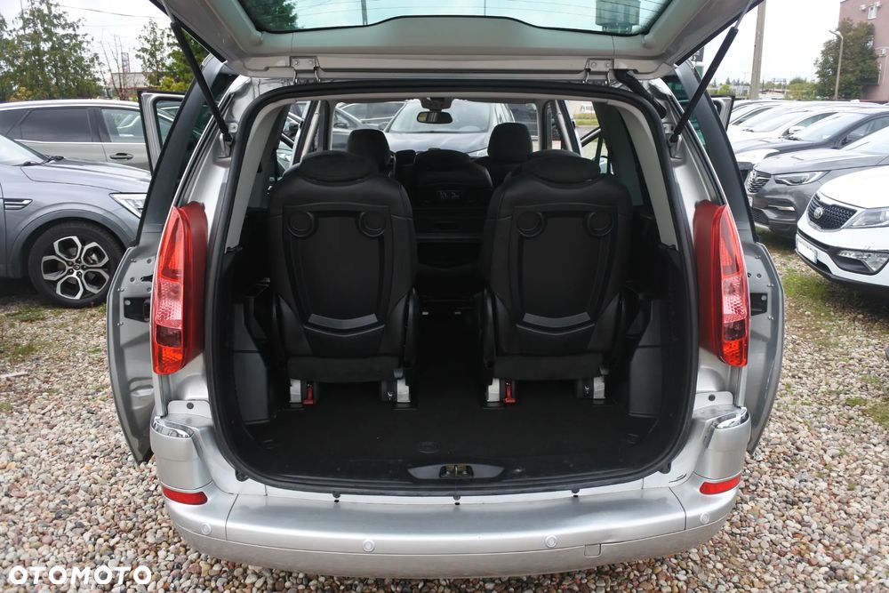 Peugeot 807 HDi 160 Style - 12