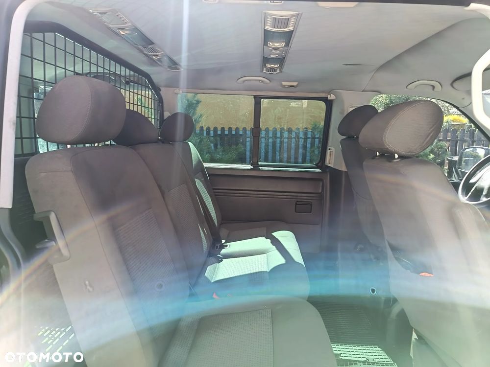 Volkswagen Caravelle - 4