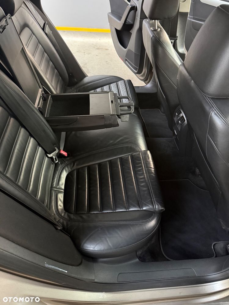 Volkswagen Passat - 26