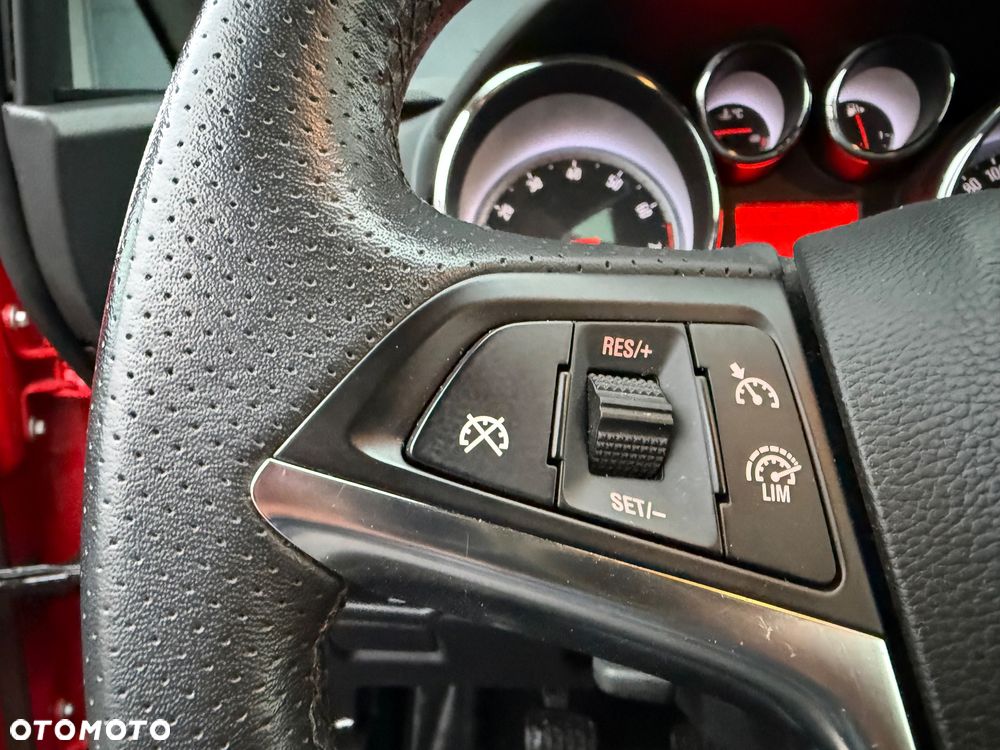 Opel Astra 1.6 Turbo Cosmo - 17