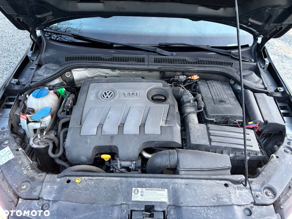 Volkswagen Jetta 1.6 TDI DPF Trendline - 12
