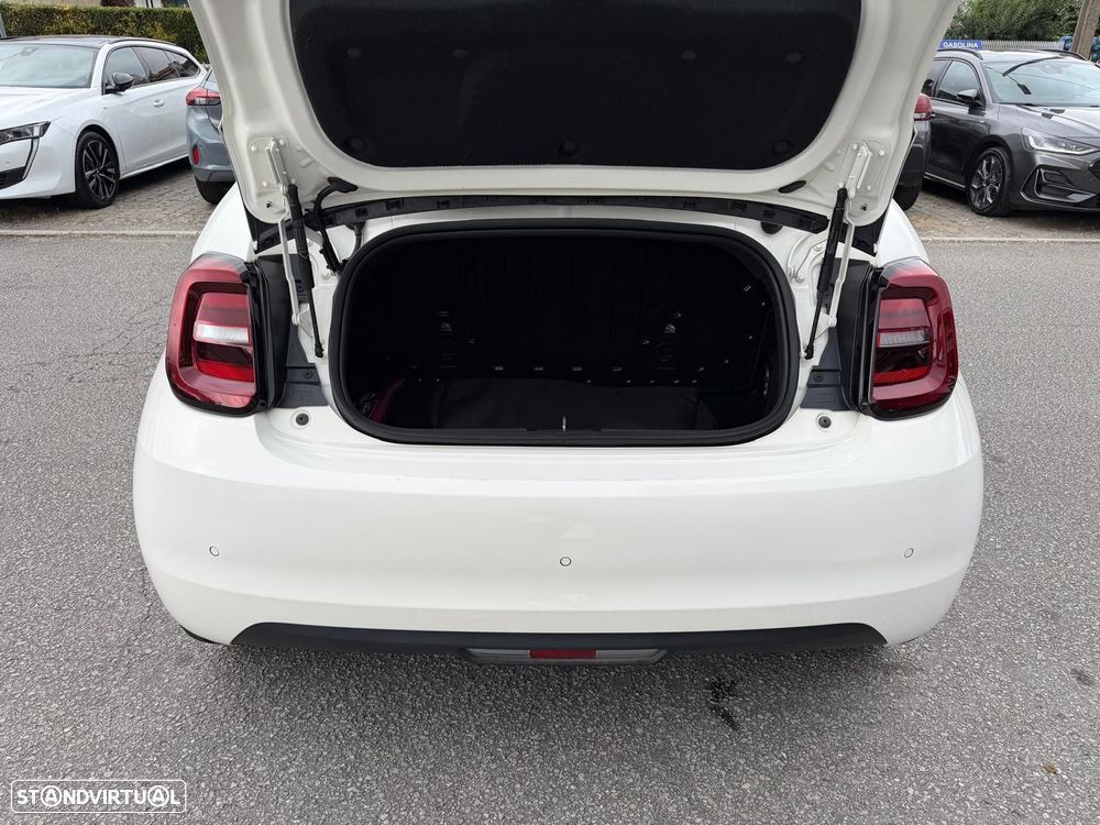 Fiat 500e C (RED) 2.0 - 13