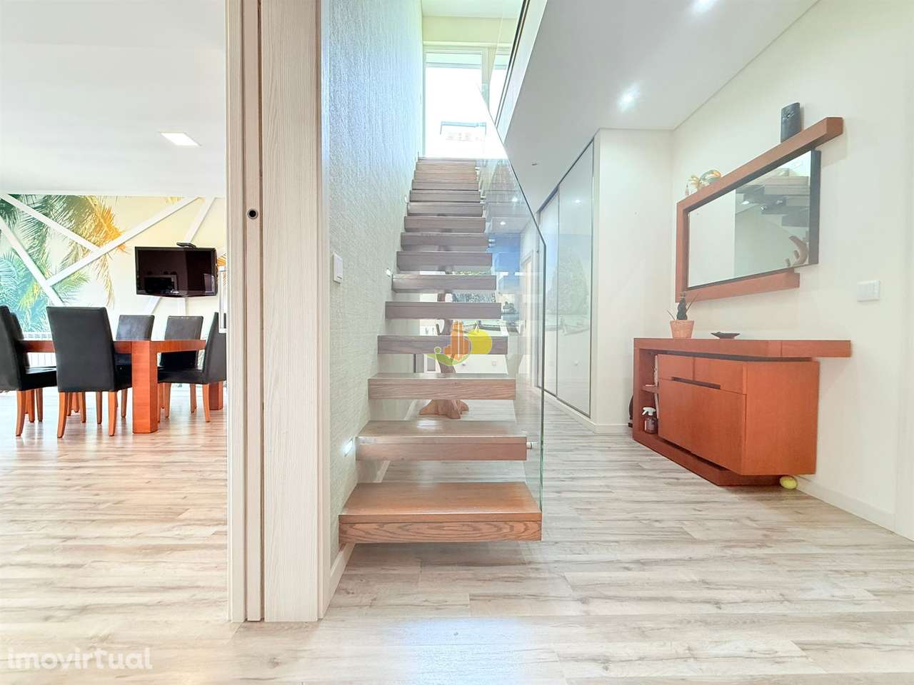 T4+1 Duplex com garagem dupla e terraço privativo - Grande imagem: 4/45