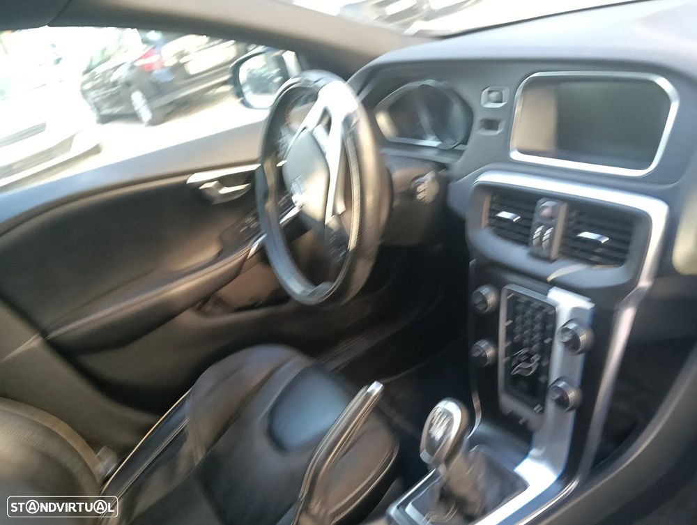 Volvo V40 1.6 D2 R-Design - 11