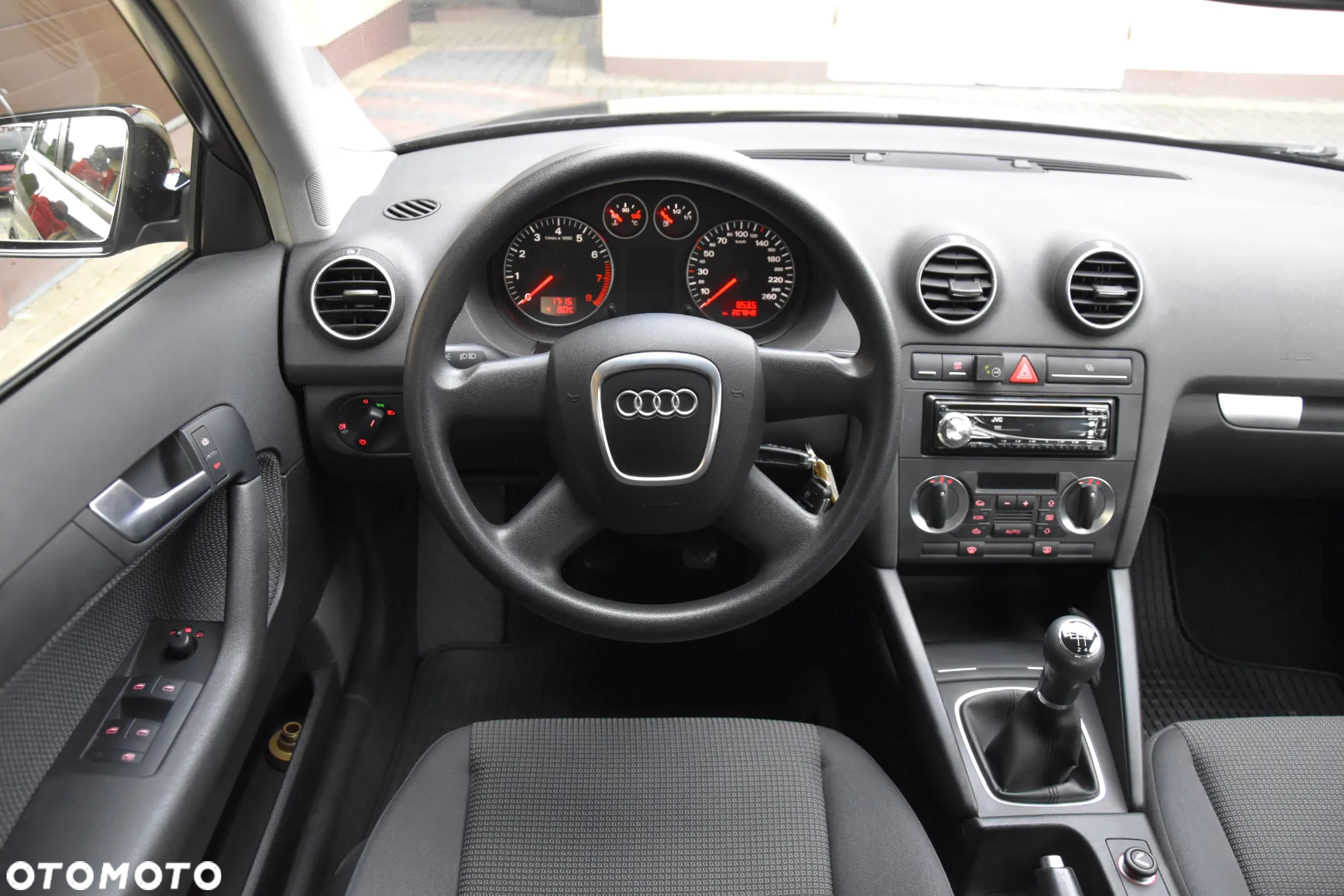 Audi A3 1.6 Sportback Ambiente - 17