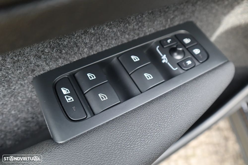 Volvo C40 Recharge Twin Motor Plus - 17