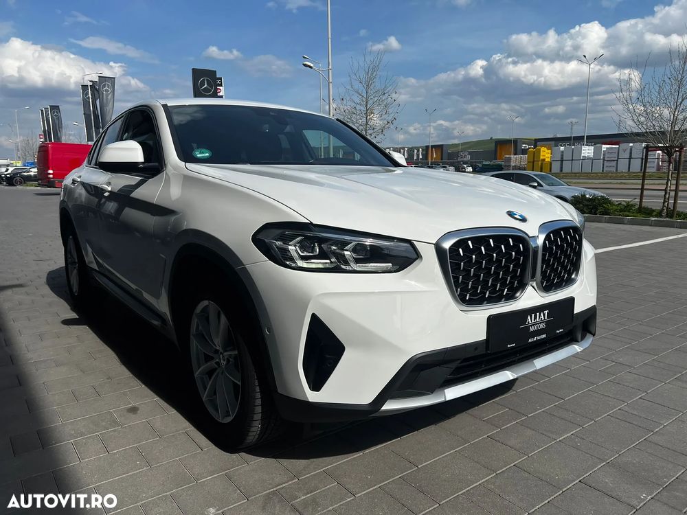 BMW X4 xDrive20i AT MHEV - 29