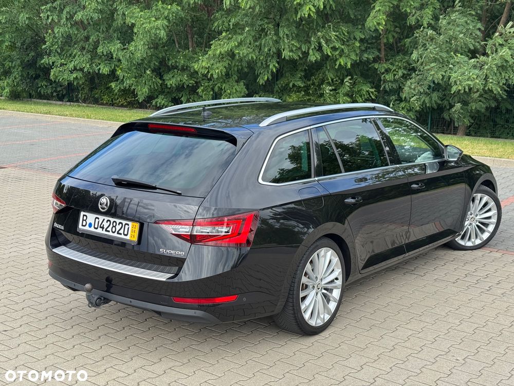 Skoda Superb 2.0 TDI DSG Premium Edition - 11