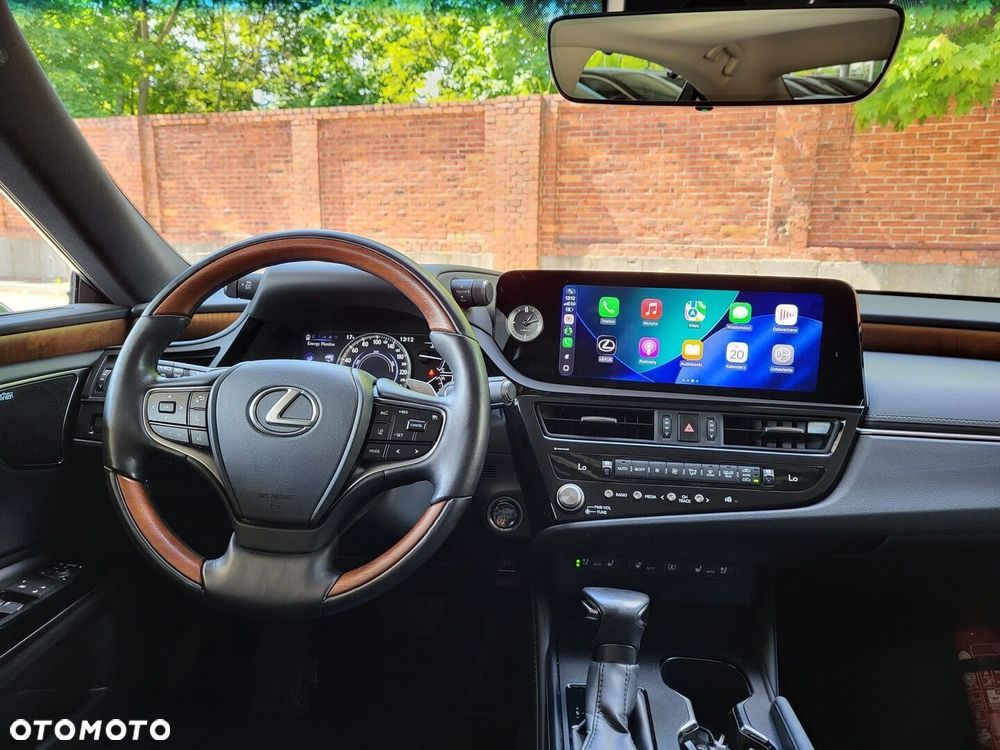 Lexus ES - 5