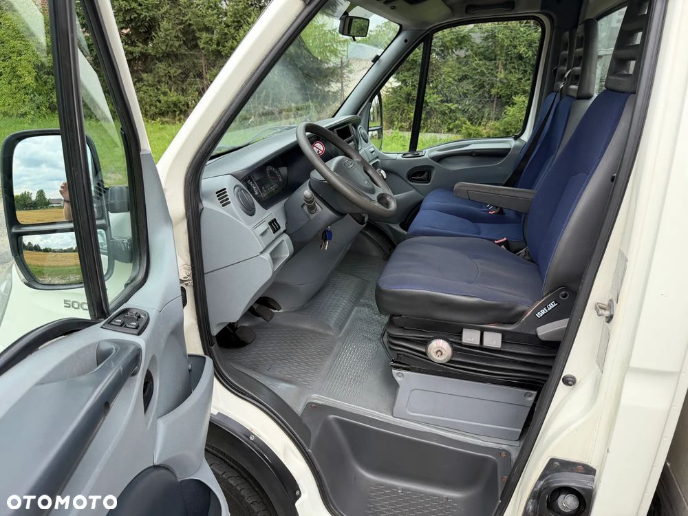 Iveco 50C15 * 3.0 / 150KM * Rama / Skrzyniowe * Koła bliźniacze * Rozstaw osi: 3.75m * - 23