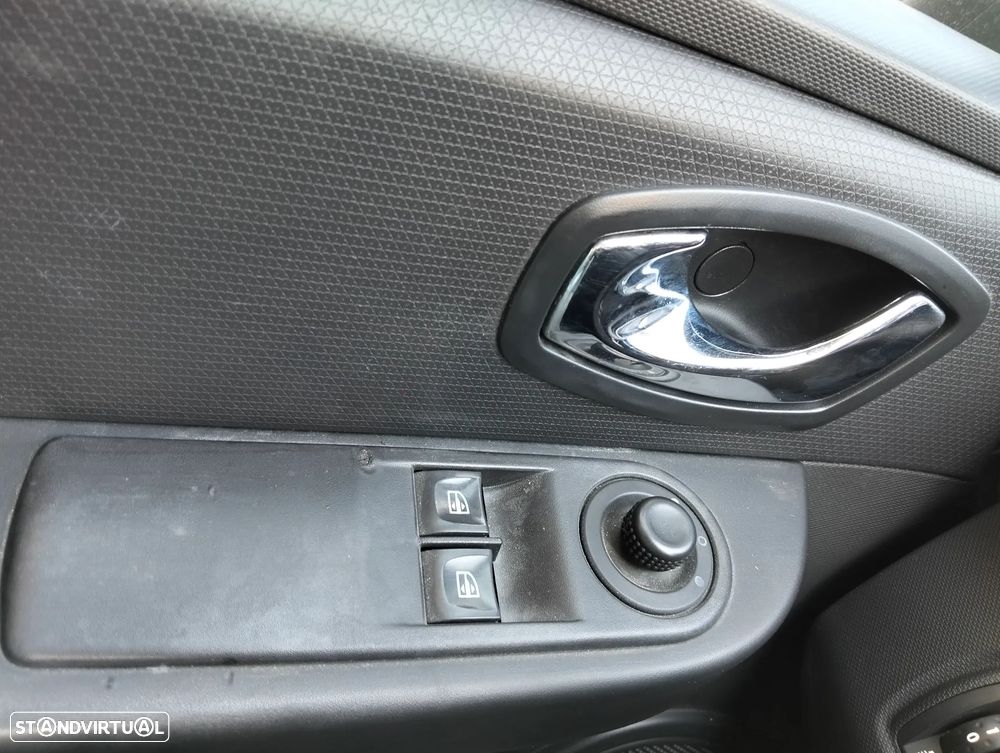 Renault Clio - 18