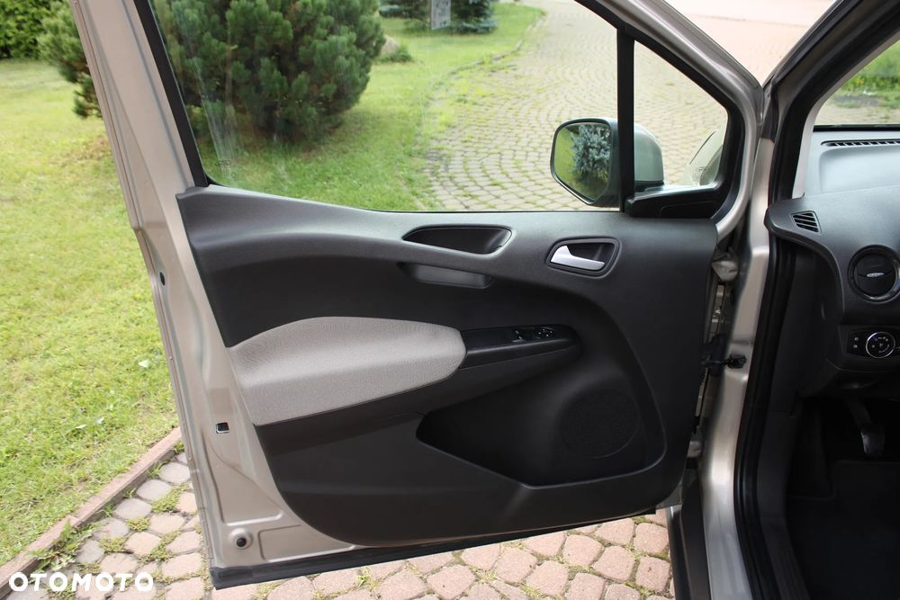 Ford Tourneo Courier 1.5 TDCi Trend - 12