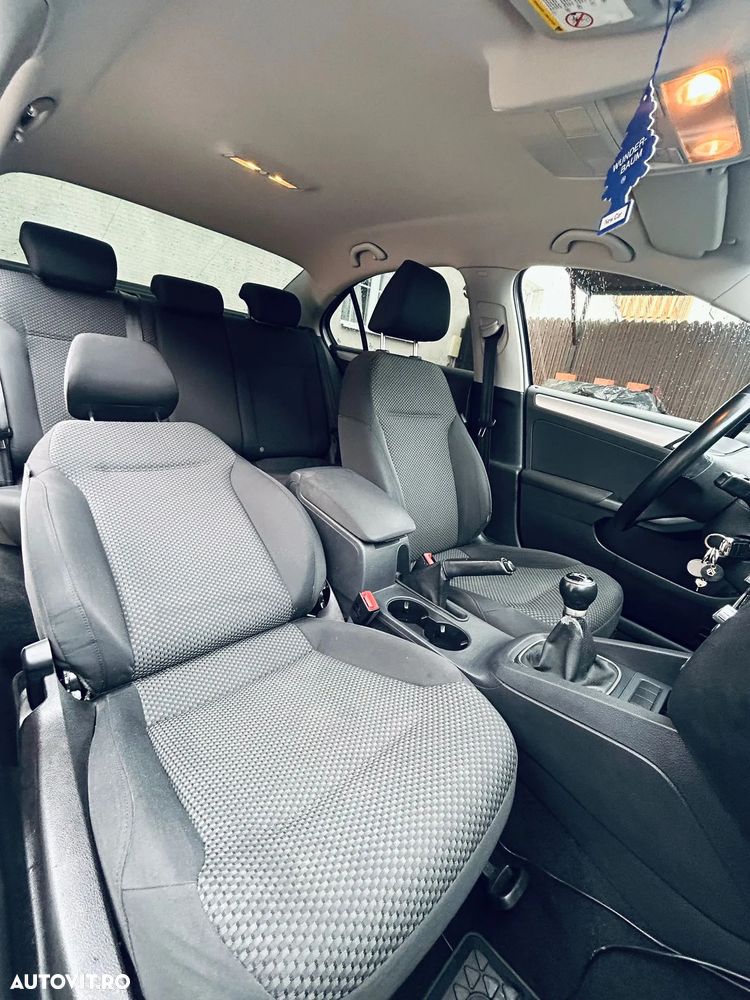 Volkswagen Jetta - 21