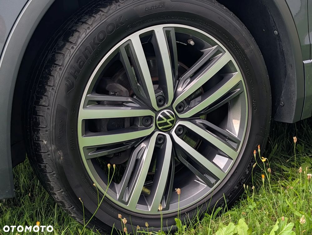 Volkswagen Tiguan 2.0 TDI SCR 4MotION DSG R-Line - 12