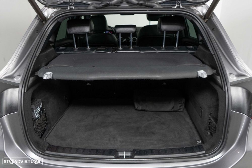 Mercedes-Benz GLA 250 e Progressive - 13