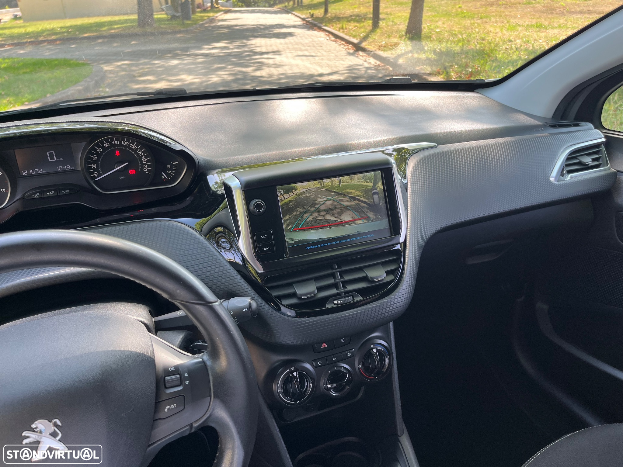 Peugeot 208 1.6 BlueHDi Style - 13