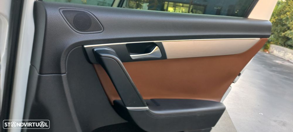 VW Passat Variant 2.0 TDi Highline Navig DSG - 38