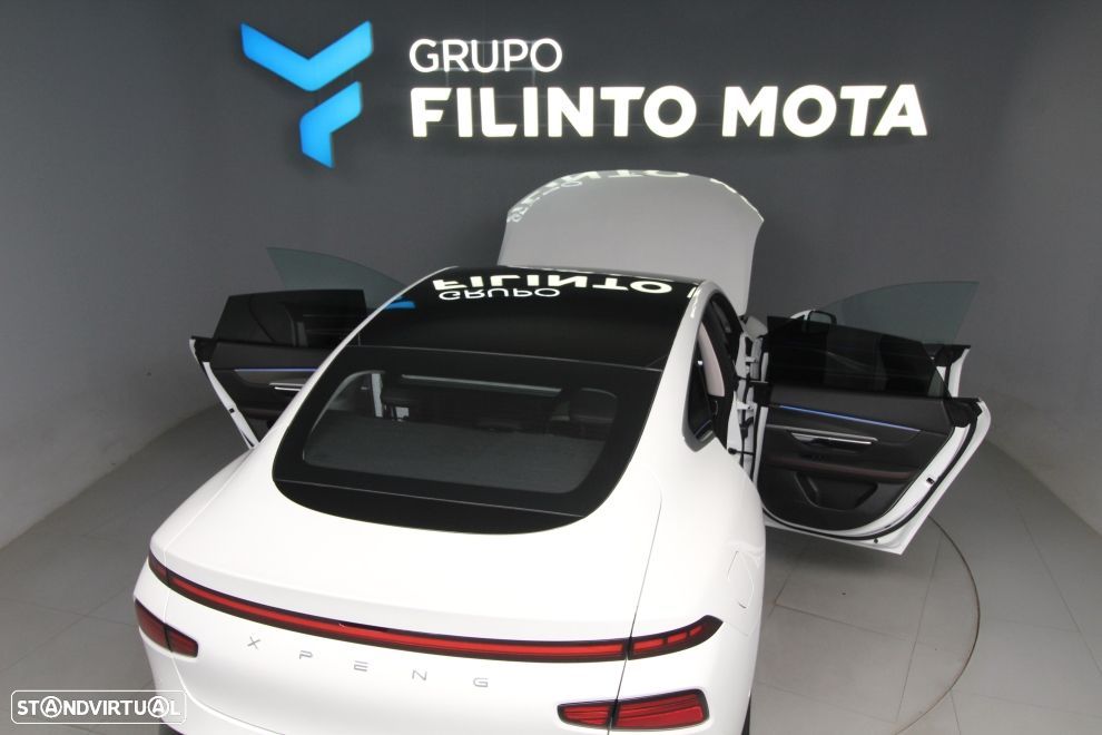 Xpeng P7i 86.2 kWh Long Range - 10