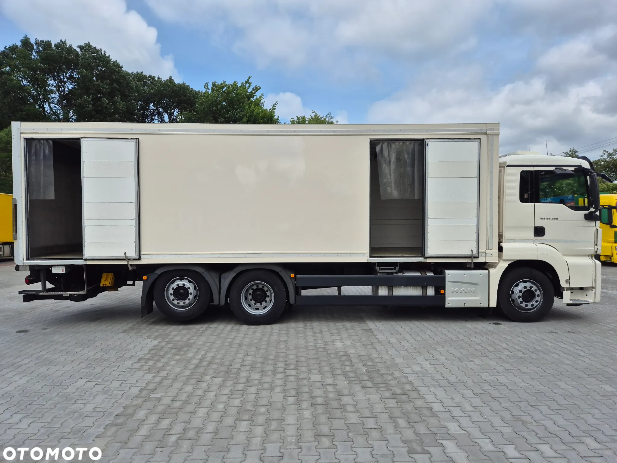 MAN MAN TGS 26.360 6X2 chłodnia 8m + Carrier Supra 1250 - 9