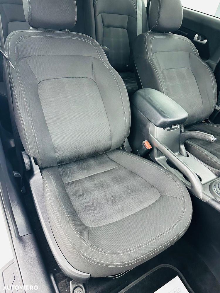 Kia Sportage 1.7 CRDI 2WD Attract - 23