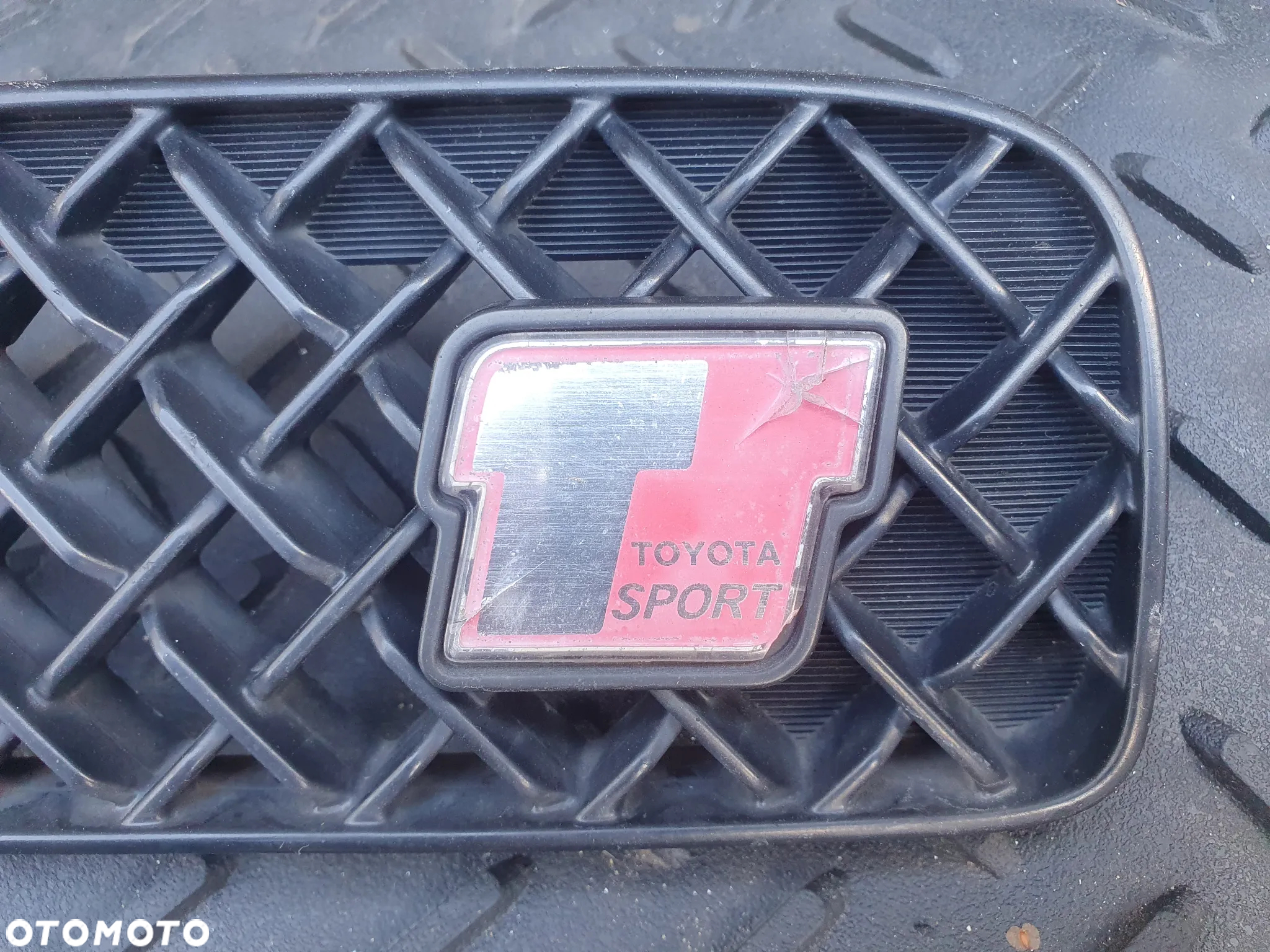 ATRAPA GRILL ZNACZEK GRIL TOYOTA YARIS I SPORT TS 53101-52080 - 3