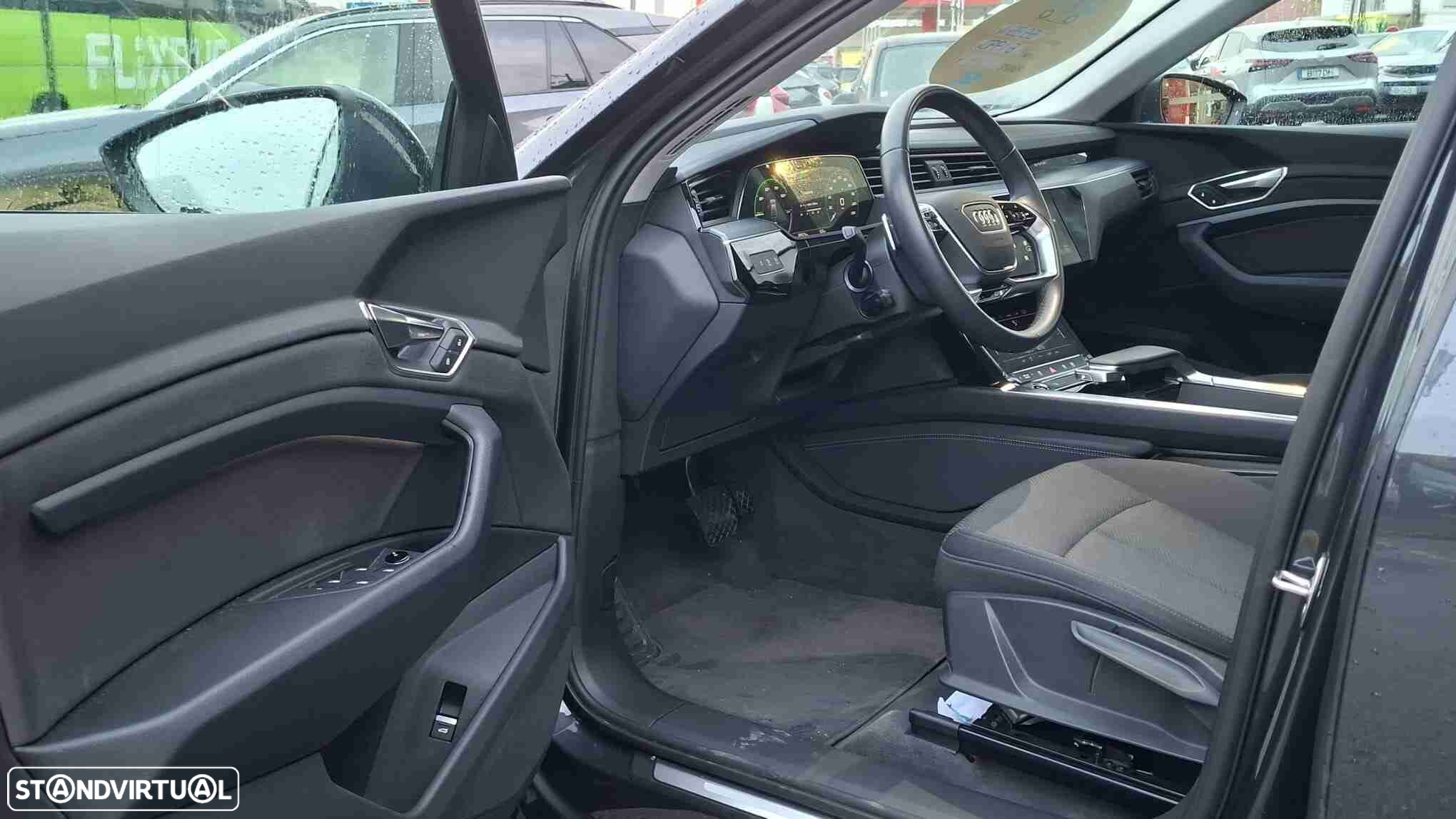 Audi Q8 e-Tron 55 quattro Advanced - 9