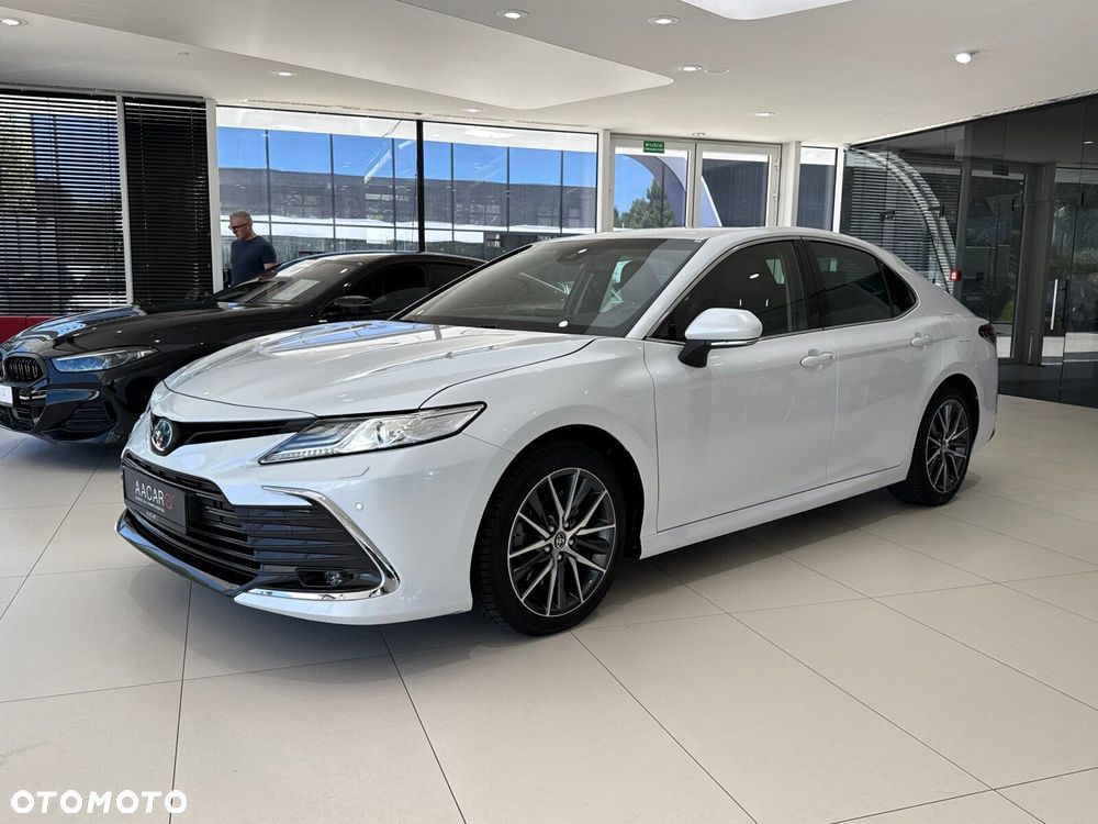 Toyota Camry - 2
