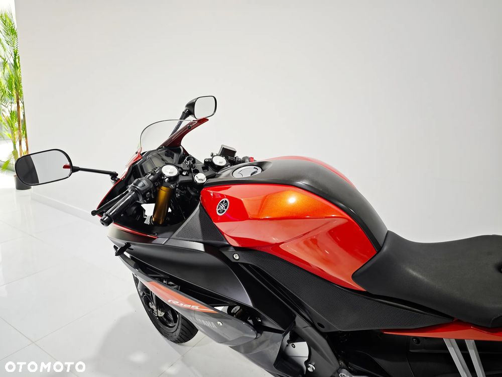 Yamaha YZF - 9