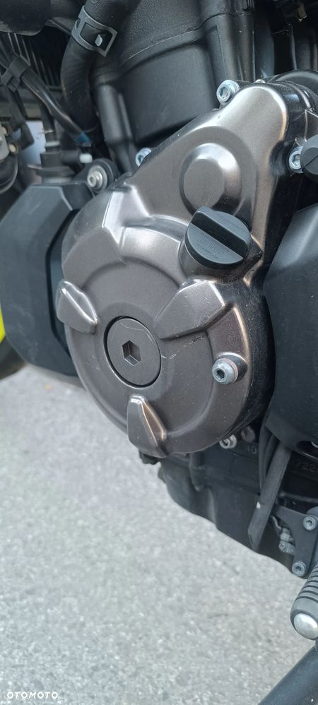 Yamaha MT - 12