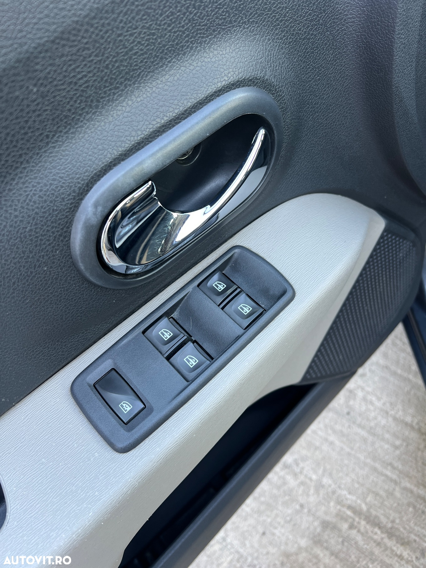 Dacia Lodgy 1.5 dCi 90 CP Laureate - 15